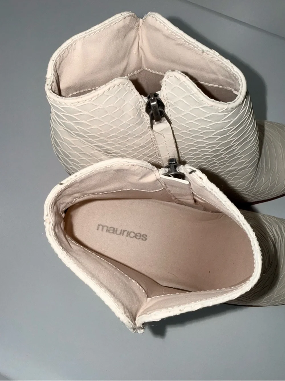 Maurices Every Ankle Boots Cream Faux Snakeskin 3.5” Block Heel 8 Women’s